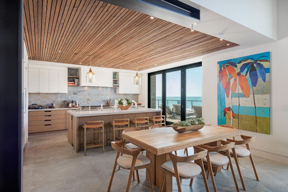 Dining room, Interior, Kitchen, Pendant Lights, Recessed Lighting, Water