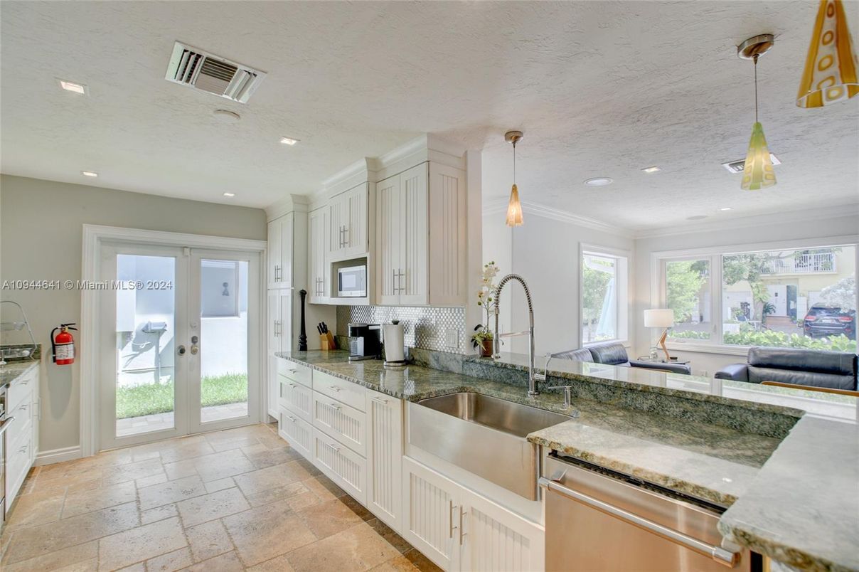 Interior, Kitchen, Pendant Lights, Recessed Lighting, Stainless Steel Appliances