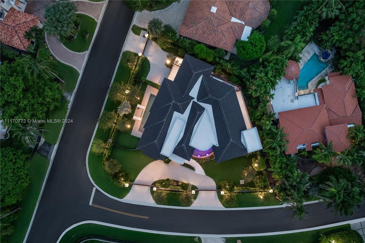 Exterior, Drone