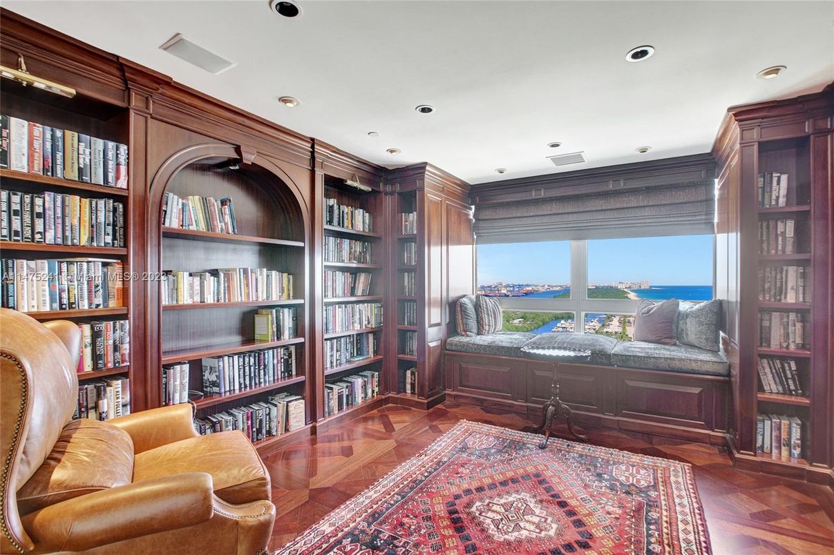 Interior, Recessed Lighting, Water, Wood Texture Flooring