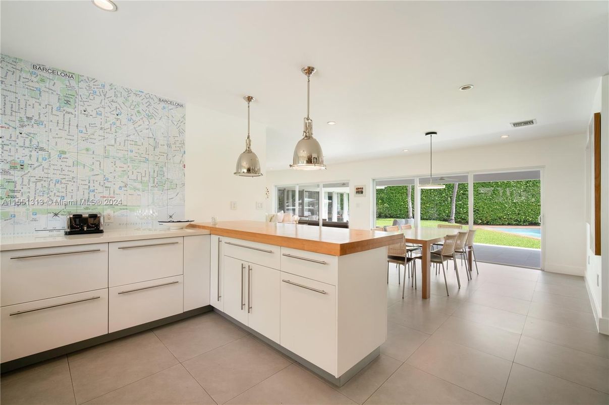 Dining room, Interior, Kitchen, Pendant Lights, Recessed Lighting