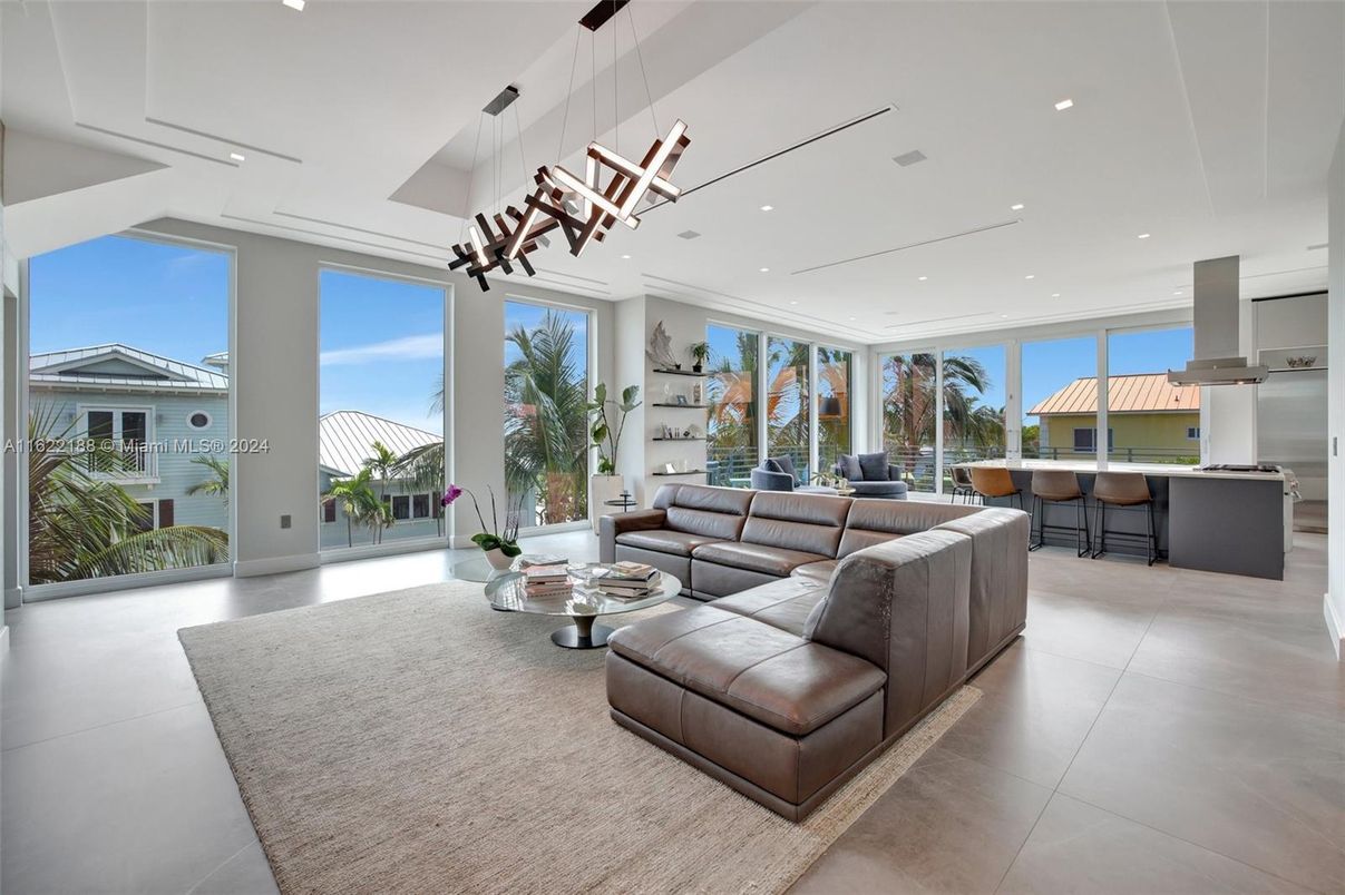 Interior, Kitchen, Living room, Pendant Lights, Recessed Lighting, Stainless Steel Appliances