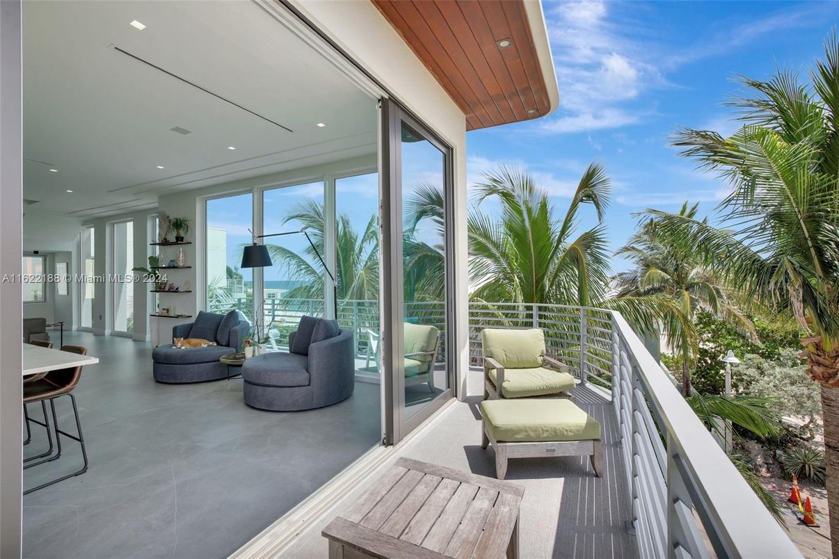 Exterior, Recessed Lighting