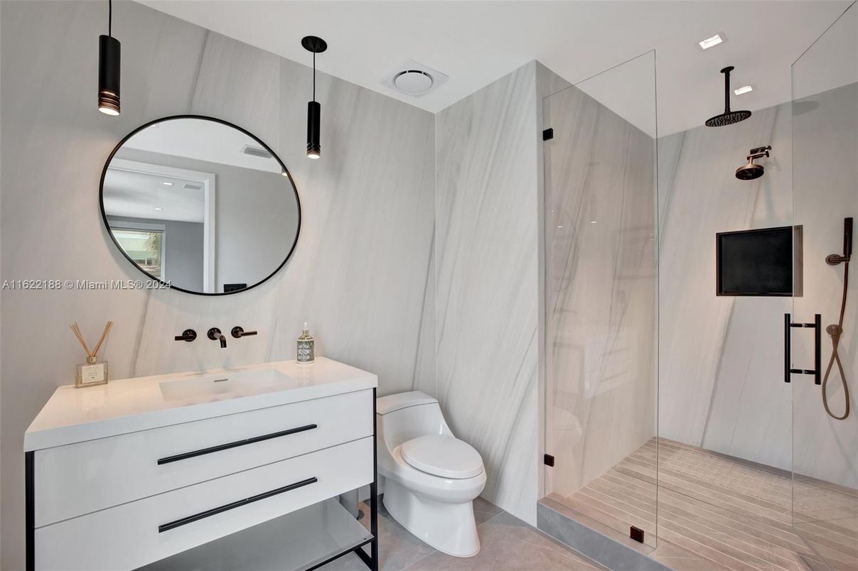 Bathroom, Glass Shower, Interior, Pendant Lights, Recessed Lighting