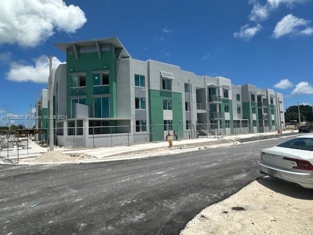 Exterior, Facade, Condo Building