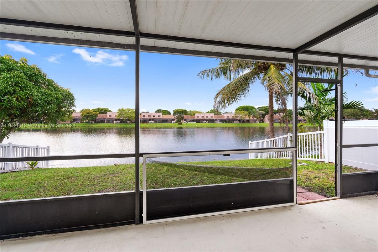 Exterior, Interior, Lake, Sun Room, Water