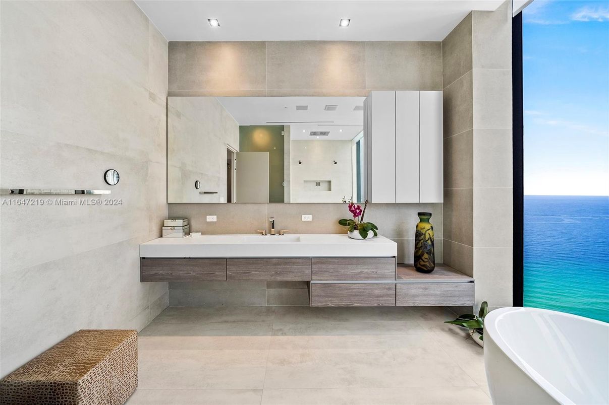 Bathroom, Dual Sink Vanities, Free Standing Baths, Interior, Recessed Lighting, Water
