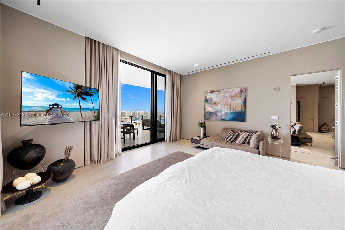 Bedroom, Interior, Recessed Lighting, Water