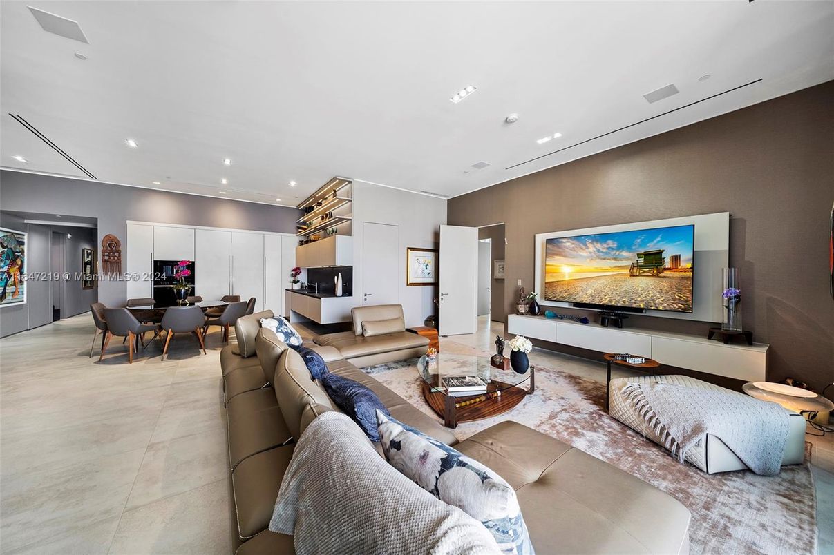 Dining room, Interior, Living room, Recessed Lighting