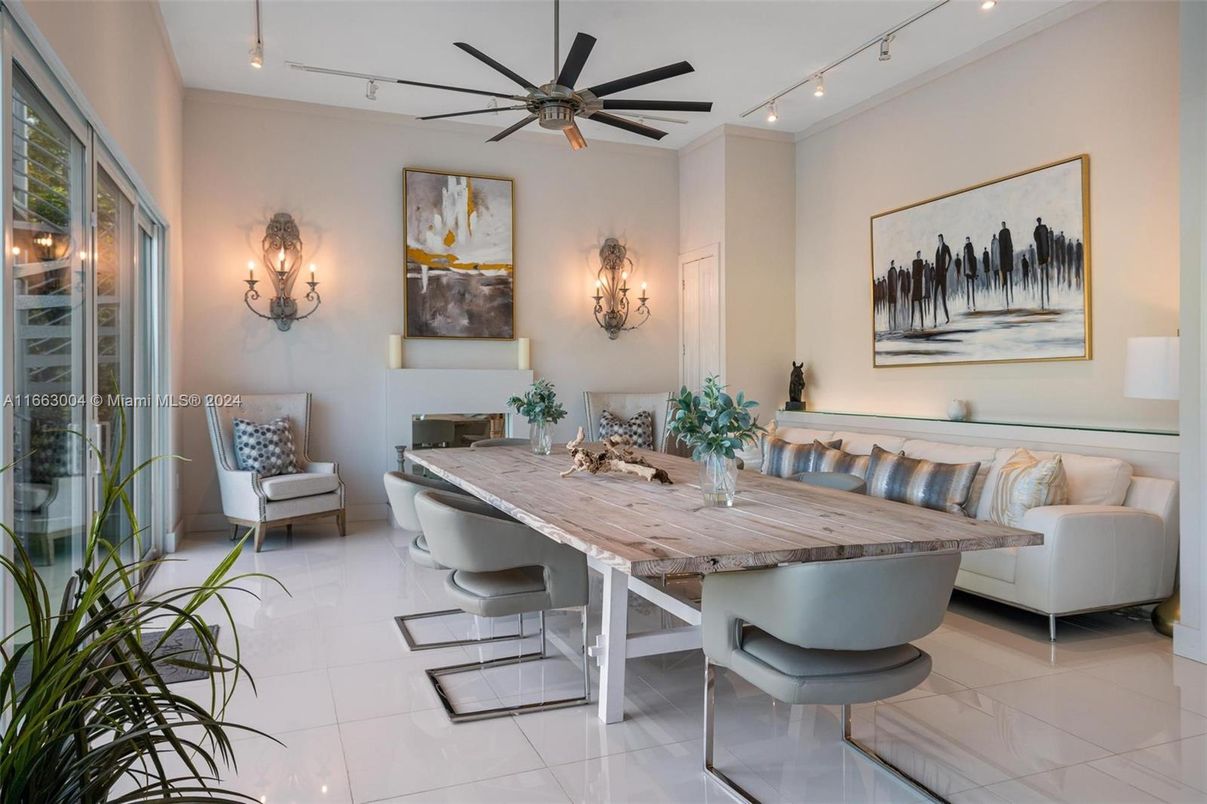 Dining room, Interior