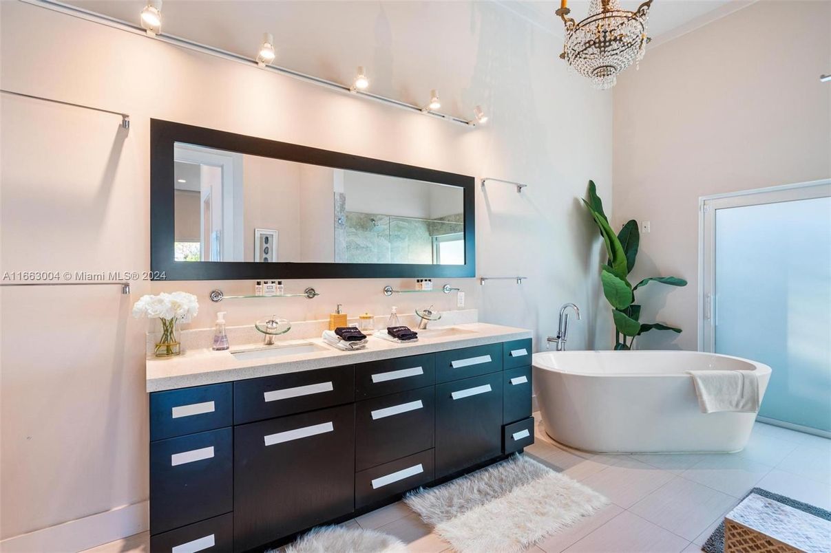 Bathroom, Dual Sink Vanities, Free Standing Baths, Interior