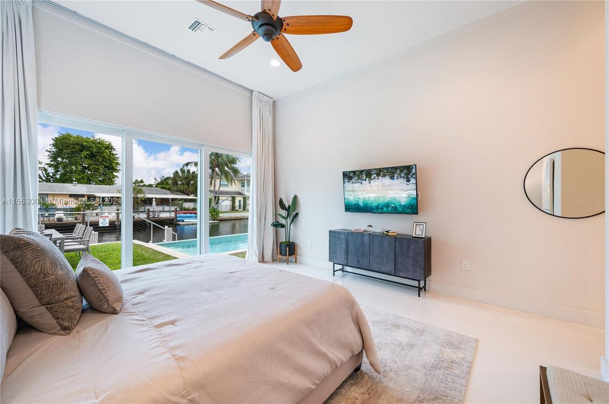 Bedroom, Interior, Recessed Lighting, Water