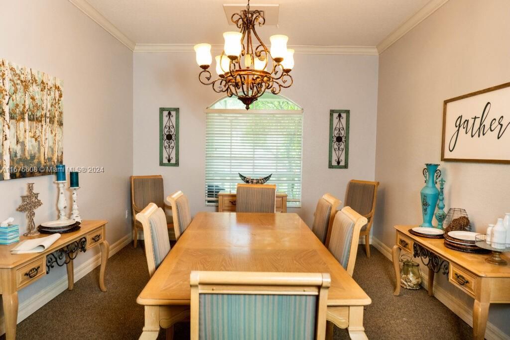 Chandelier, Dining room, Interior