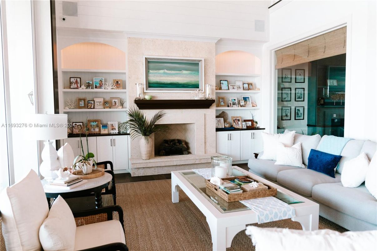 Fireplace, Interior, Living room