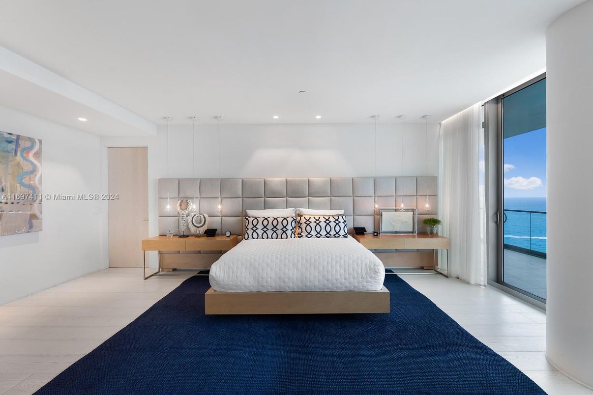 Bedroom, Interior, Pendant Lights, Recessed Lighting, Water