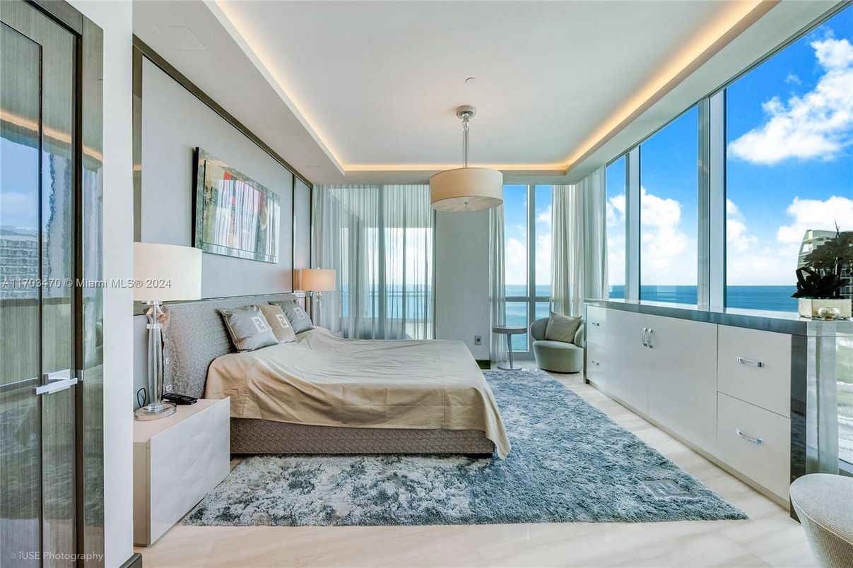 Bedroom, Interior, Pendant Lights, Water