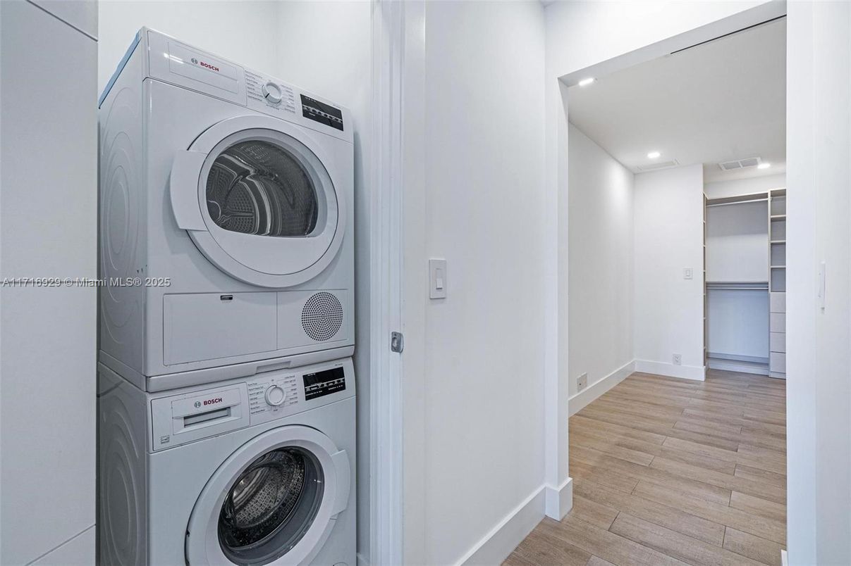 Interior, Recessed Lighting, Utility Closets, Washer, Wood Texture Flooring