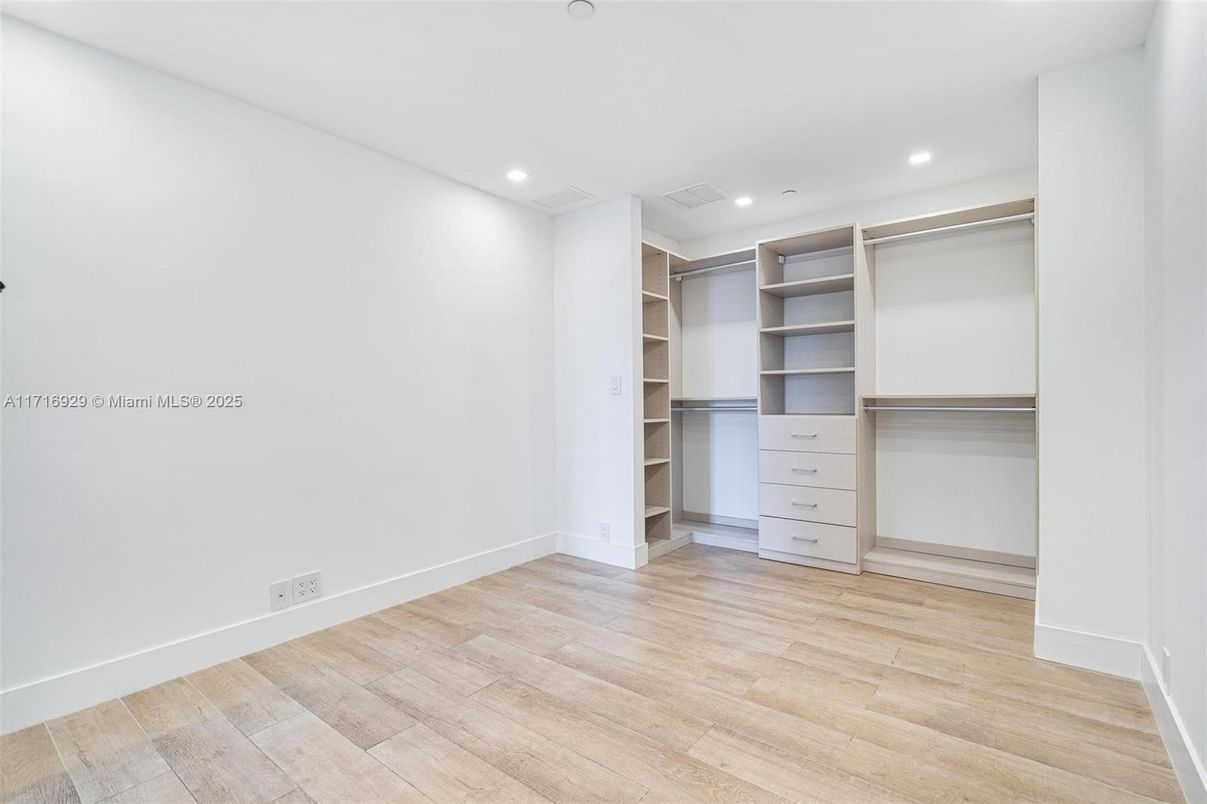 Empty room, Interior, Recessed Lighting, Walk-in Closets, Wood Texture Flooring