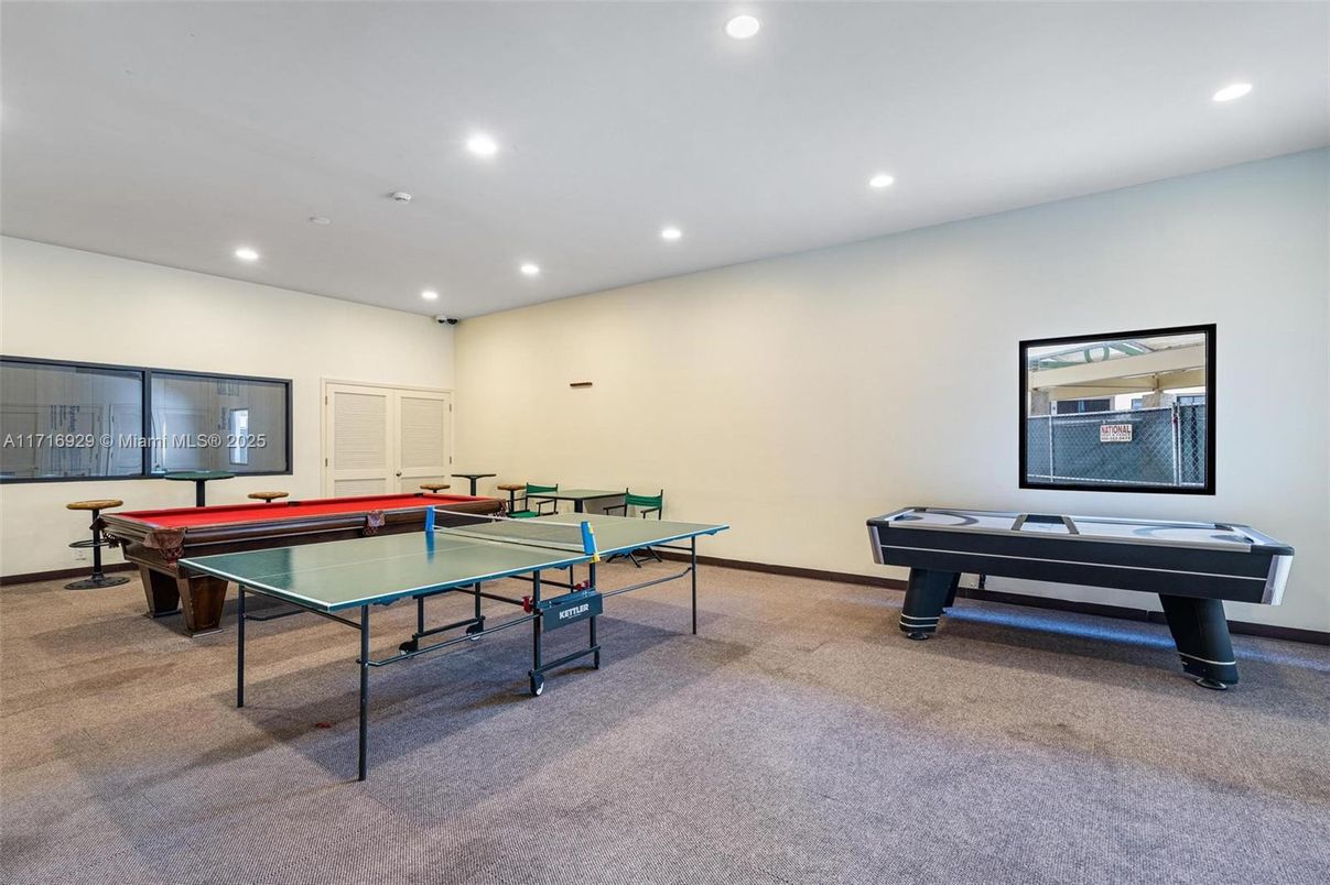 Billiard Table, Game Room, Interior, Recessed Lighting