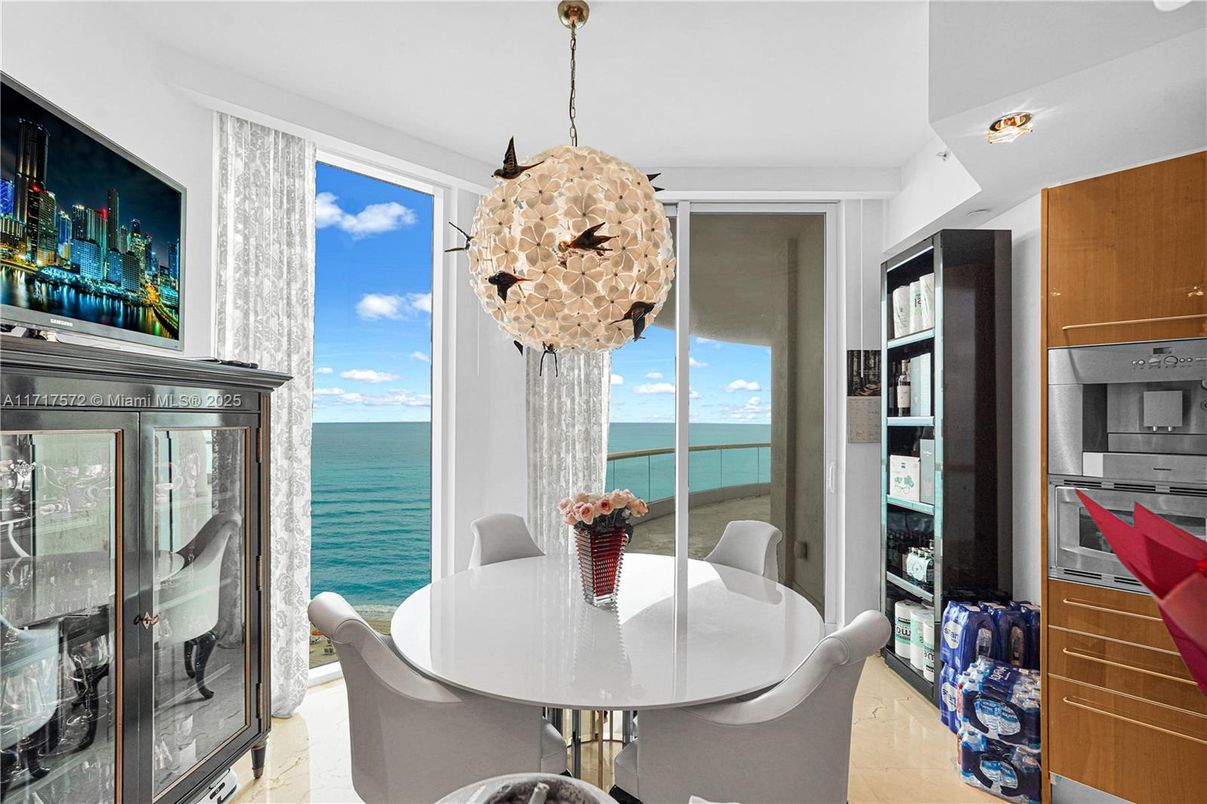 Dining room, Interior, Pendant Lights, Water