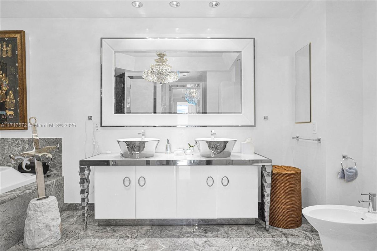 Bathroom, Dual Sink Vanities, Interior