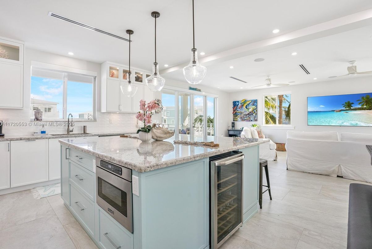 Interior, Kitchen, Living room, Pendant Lights, Recessed Lighting