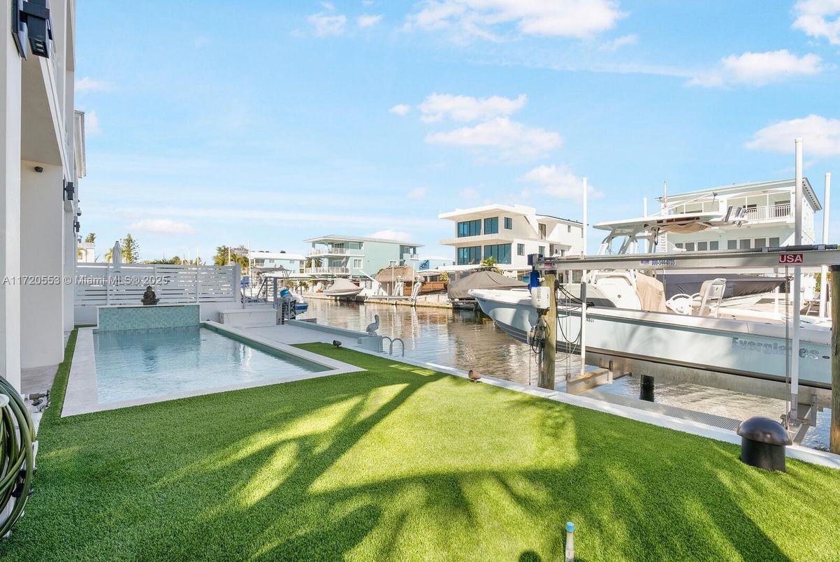 Exterior, Lake, Pool