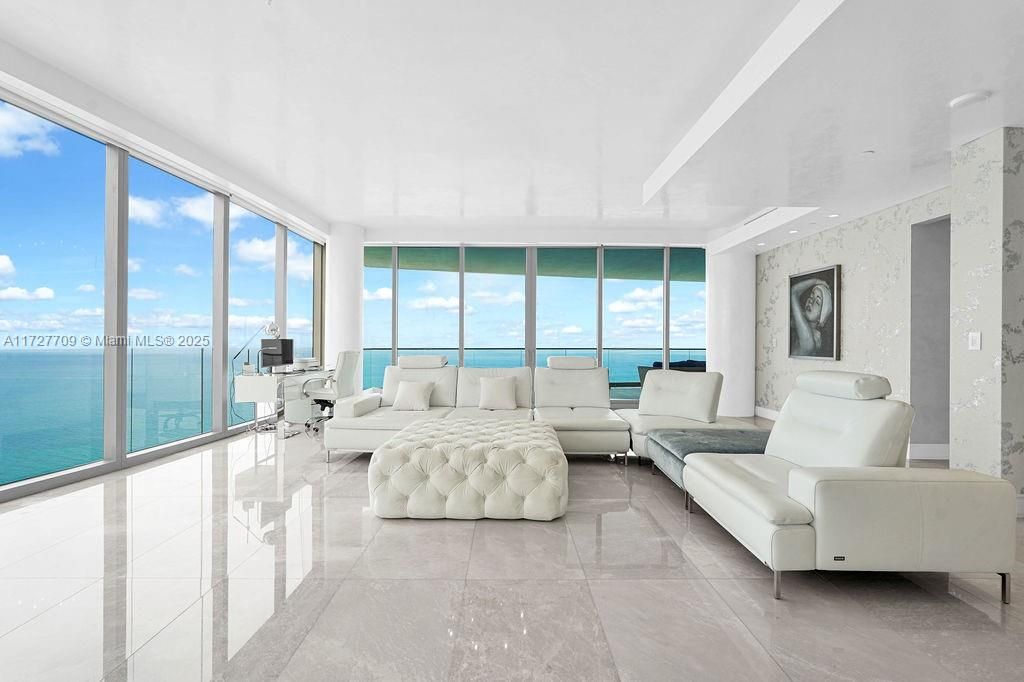 Interior, Living room, Water