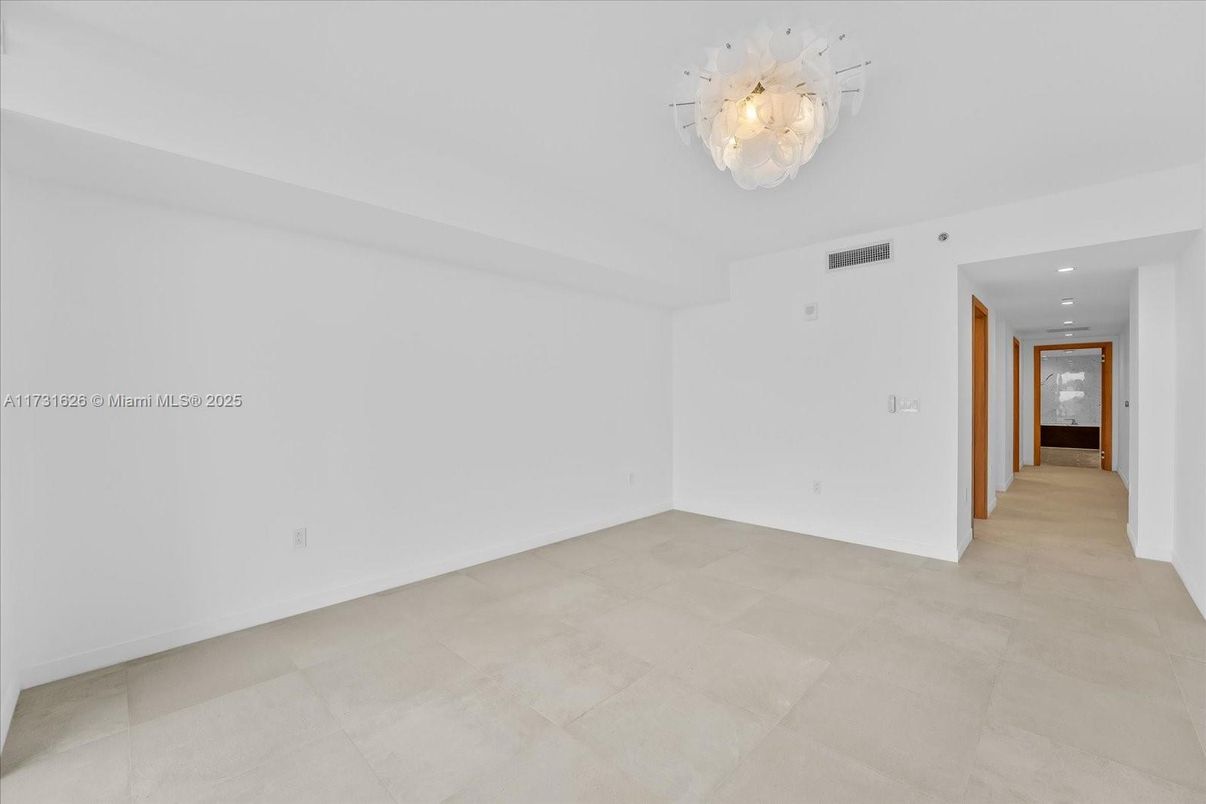 Chandelier, Empty room, Interior, Recessed Lighting