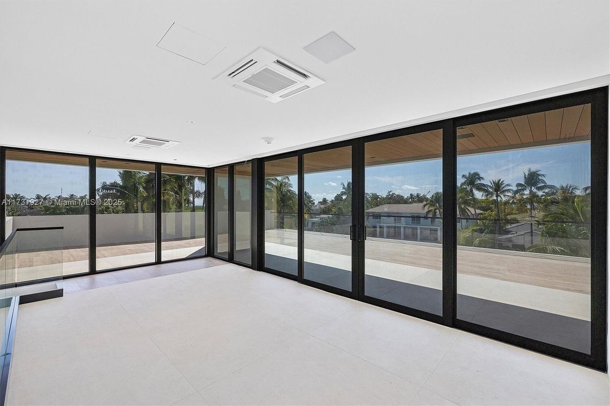 Empty room, Interior, Sun Room