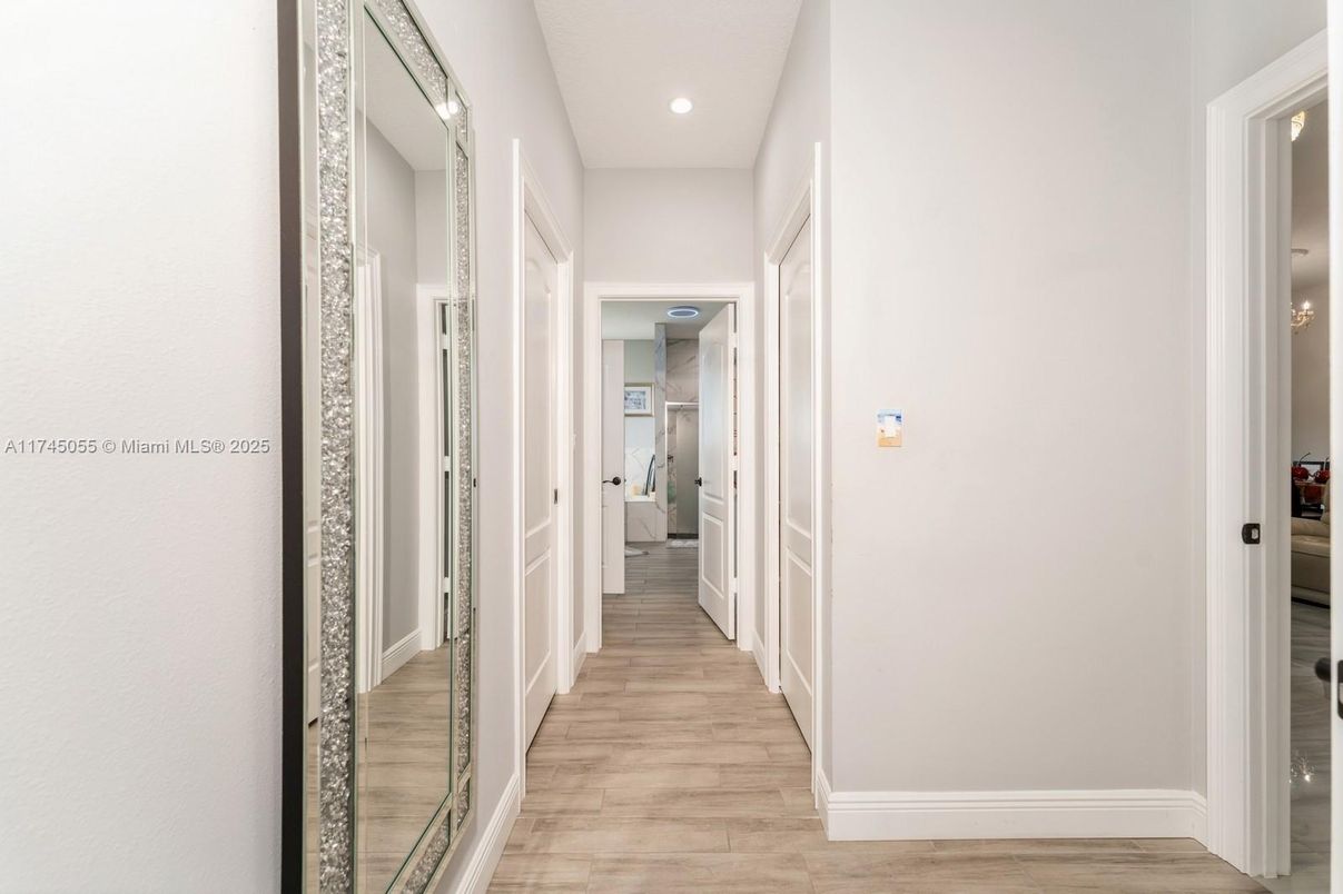 Interior, Recessed Lighting, Wood Texture Flooring