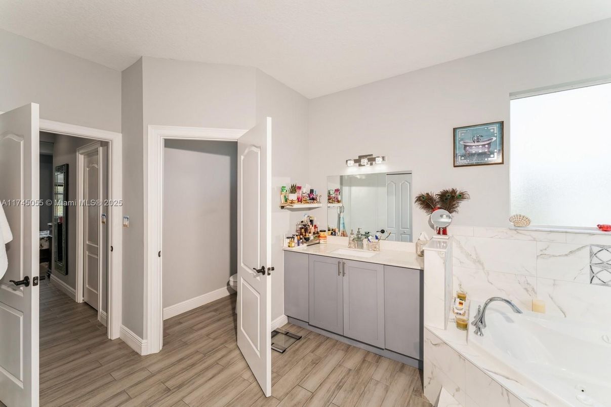 Bathroom, Dual Sink Vanities, Interior, Wood Texture Flooring