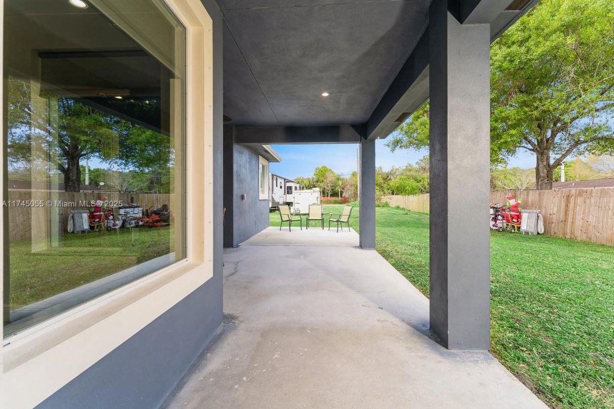 Backyard, Exterior