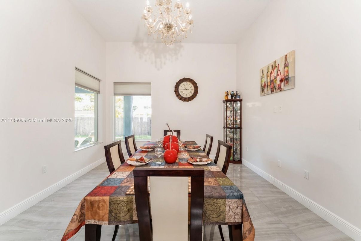 Chandelier, Dining room, Interior