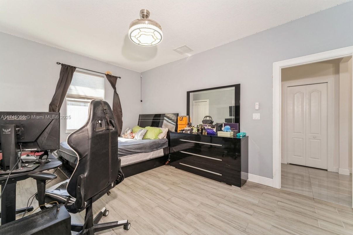 Bedroom, Home Office, Interior, Wood Texture Flooring