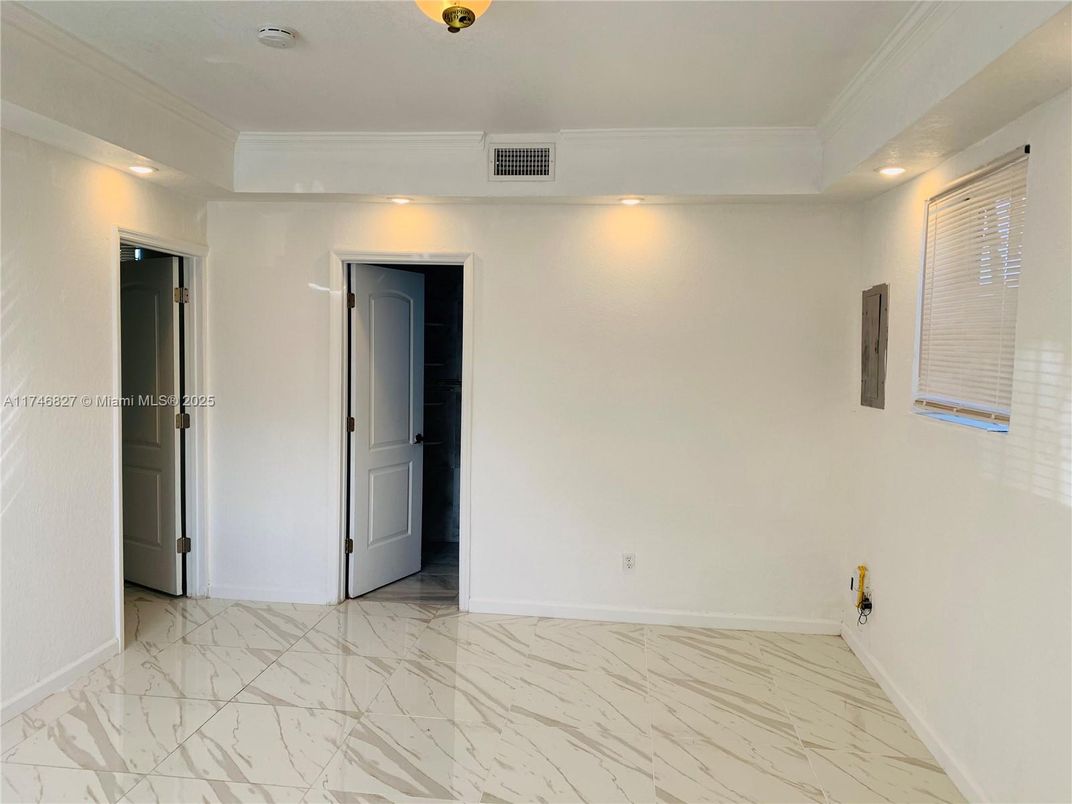 Empty room, Interior, Marble, Recessed Lighting