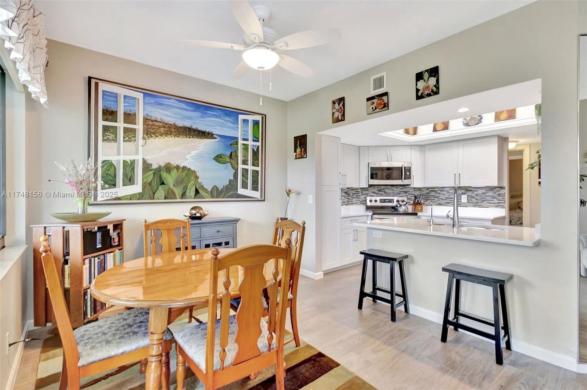 Dining room, Interior, Kitchen, Stainless Steel Appliances, Wood Texture Flooring