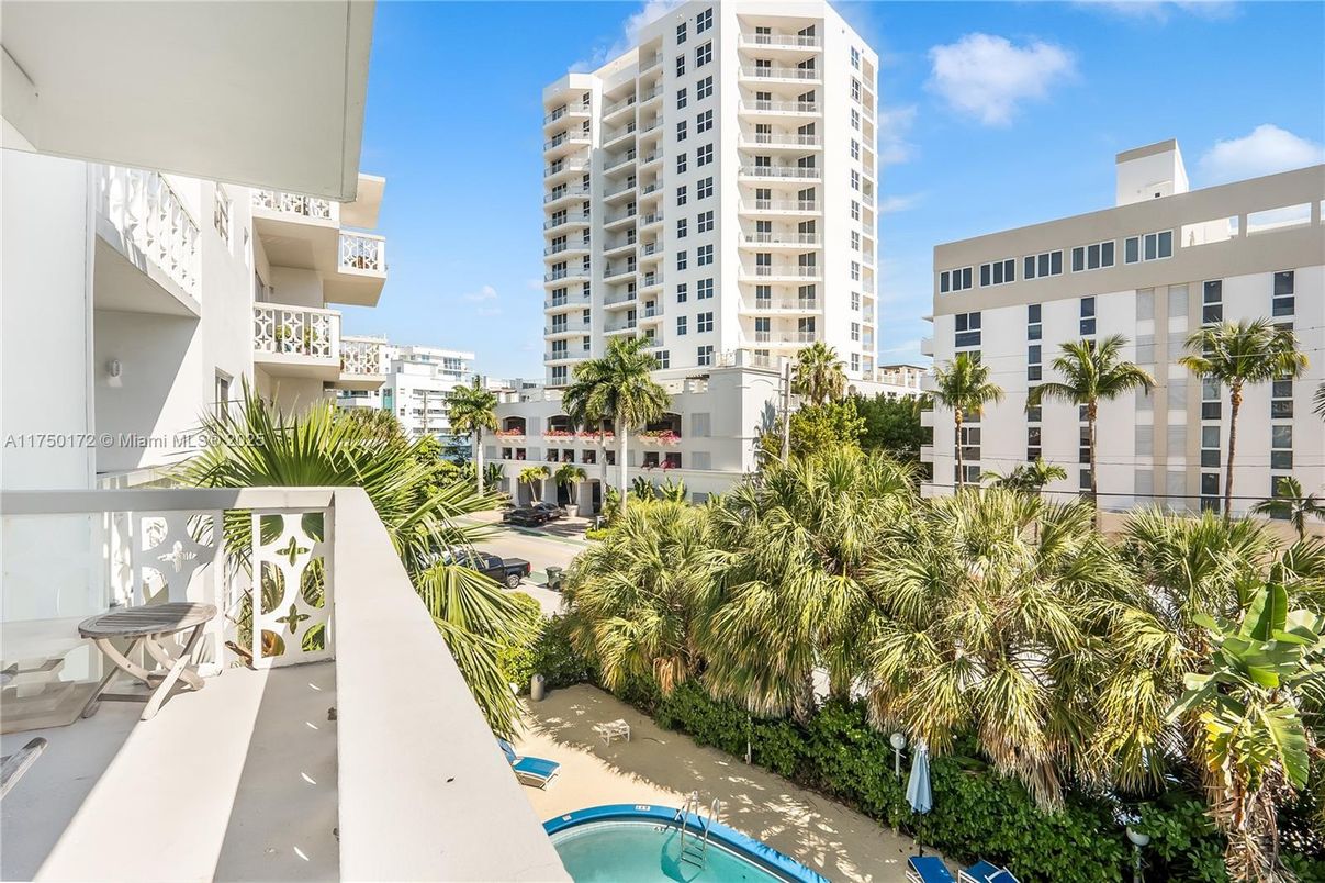 Exterior, Pool, Other, Skyline