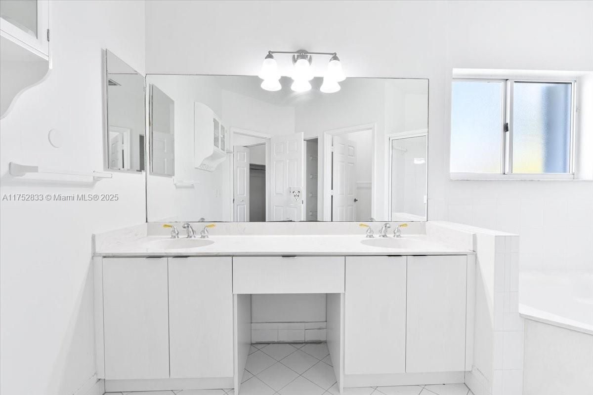 Bathroom, Dual Sink Vanities, Interior