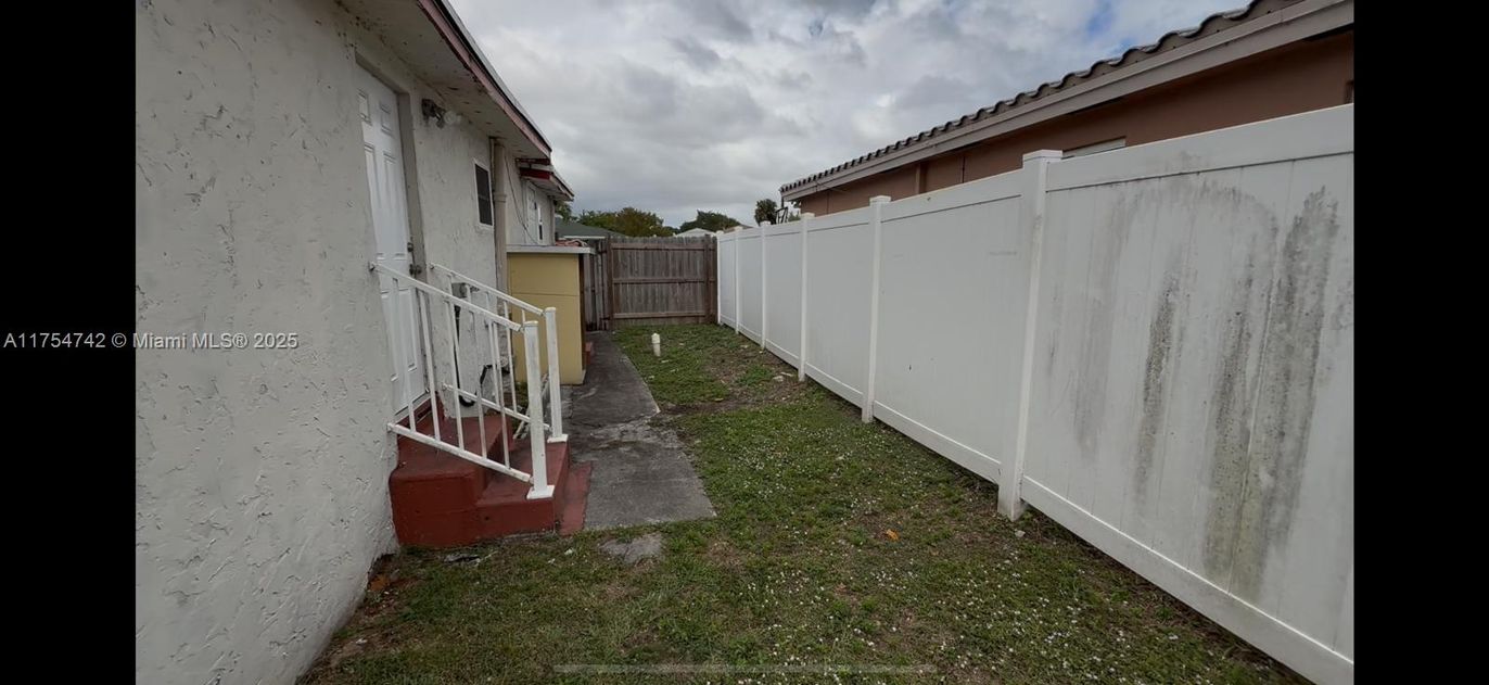 Backyard, Exterior