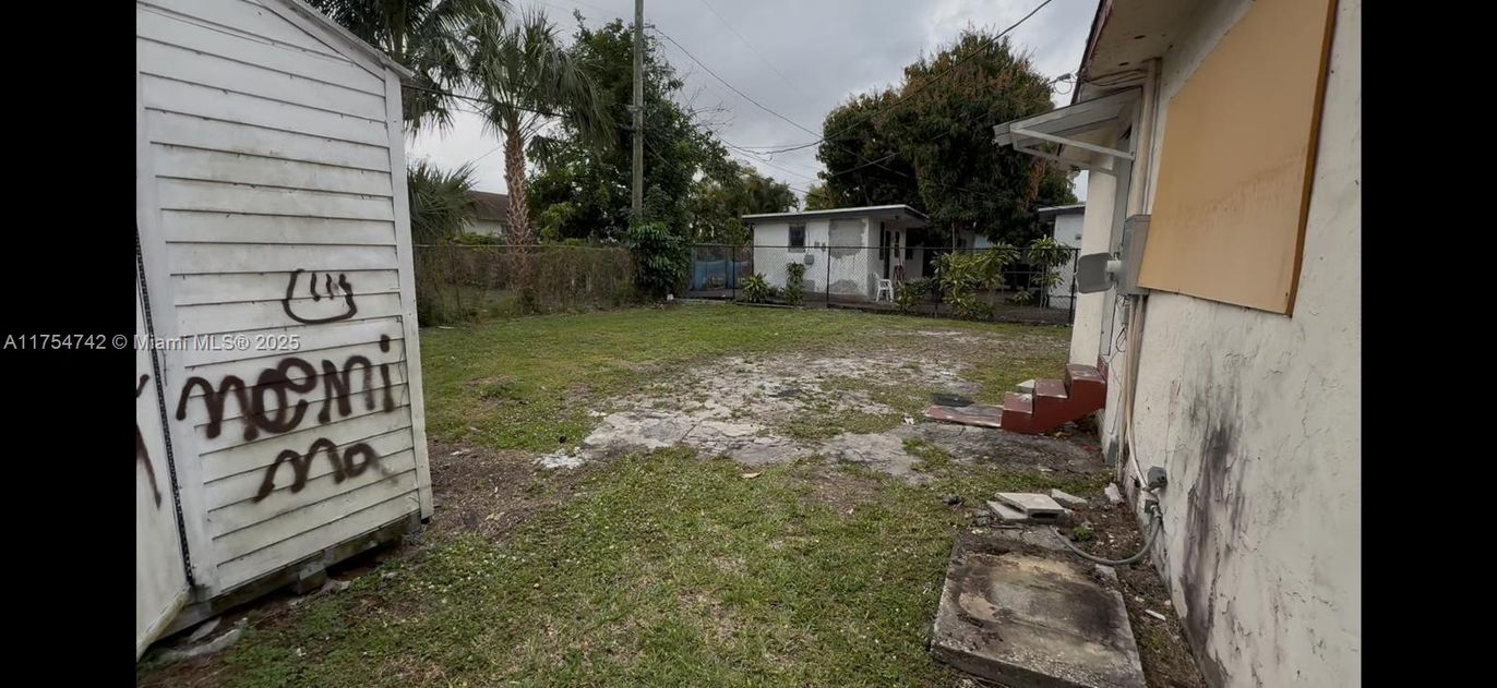 Backyard, Exterior