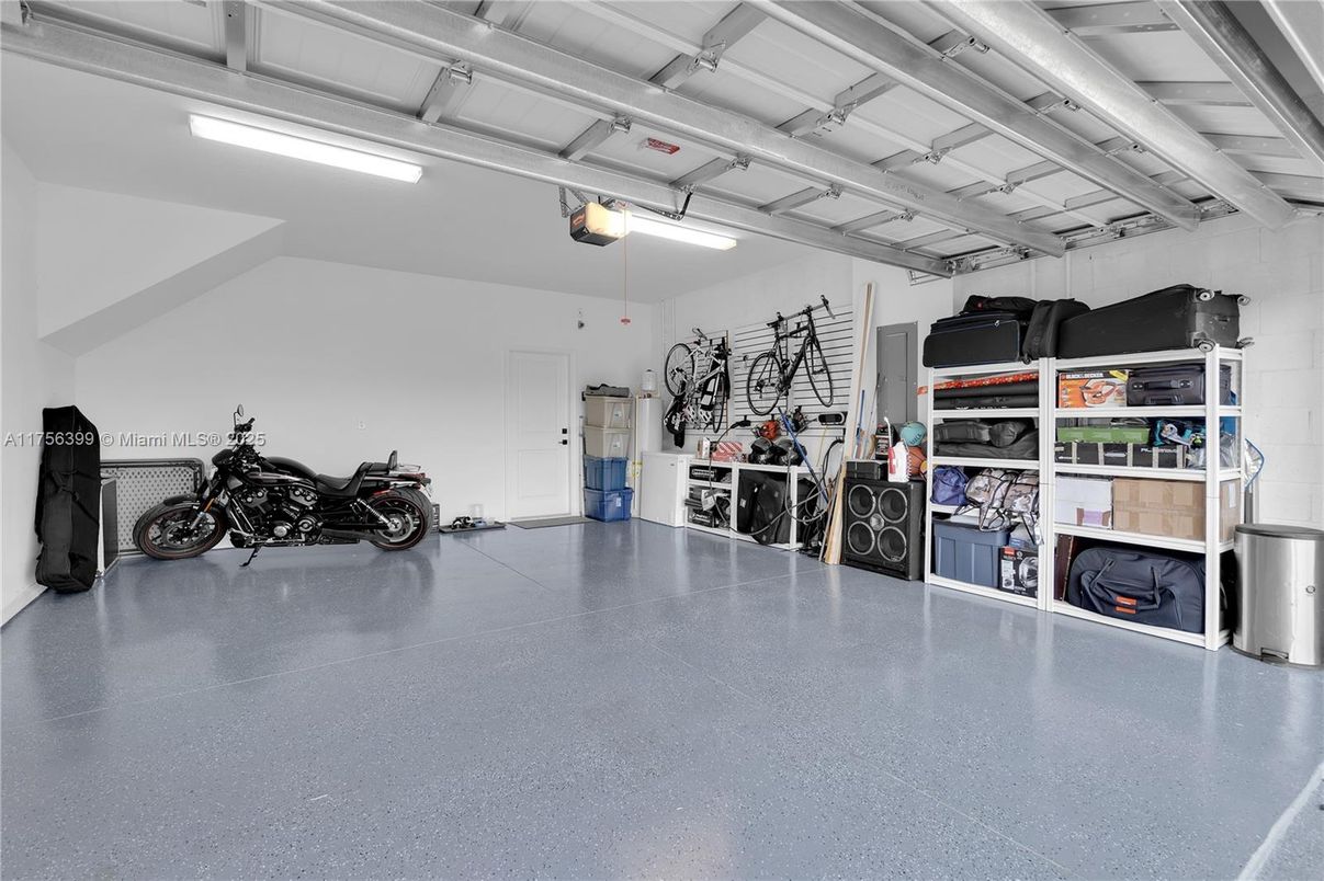 Garage, Interior