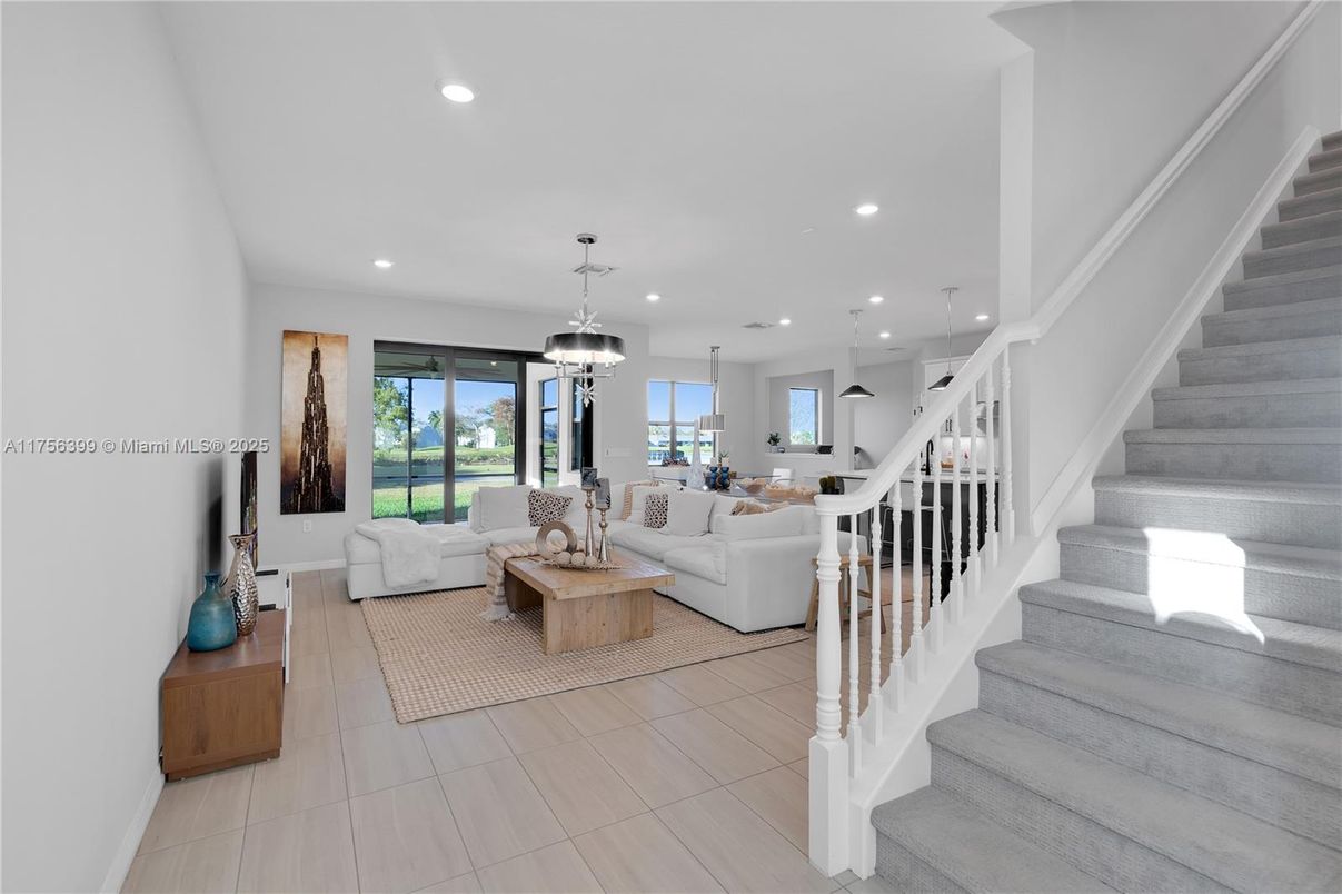 Dining room, Interior, Living room, Pendant Lights, Recessed Lighting