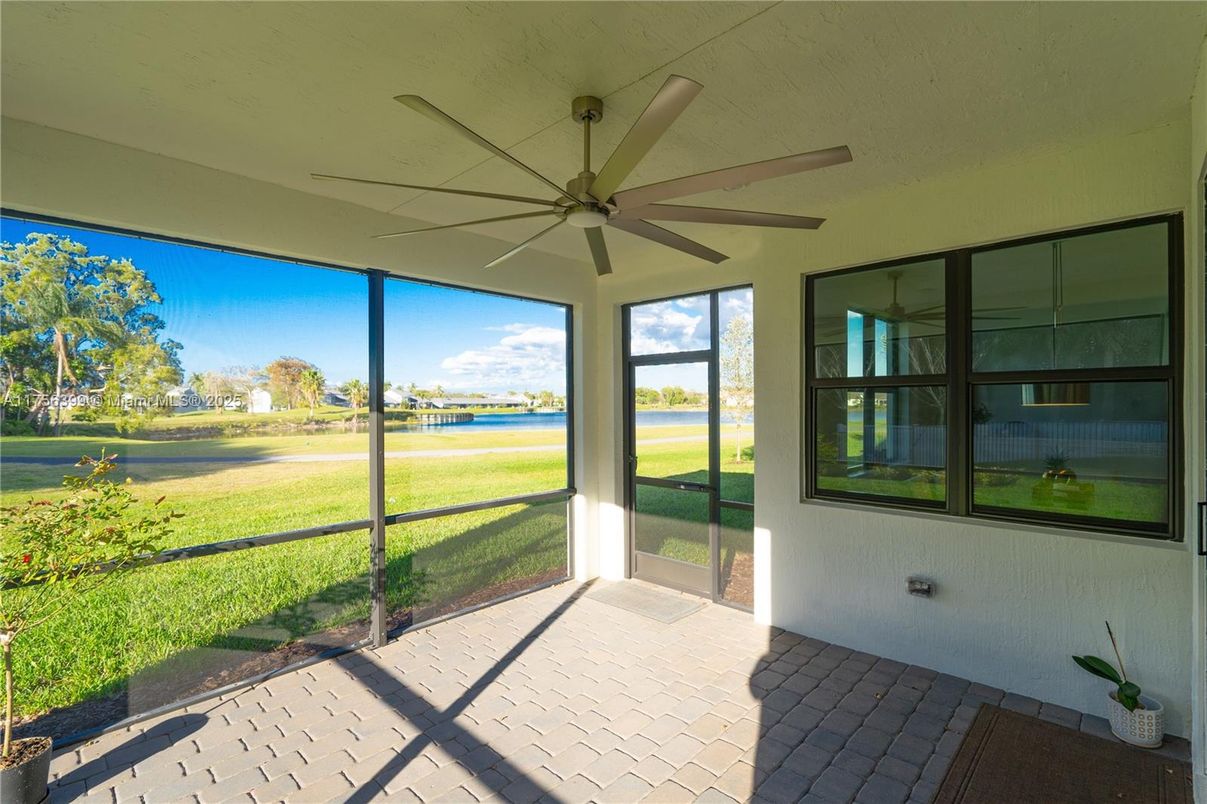 Interior, Sun Room, Water