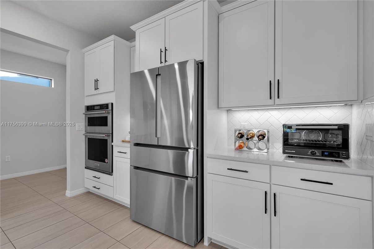 Interior, Kitchen, Stainless Steel Appliances