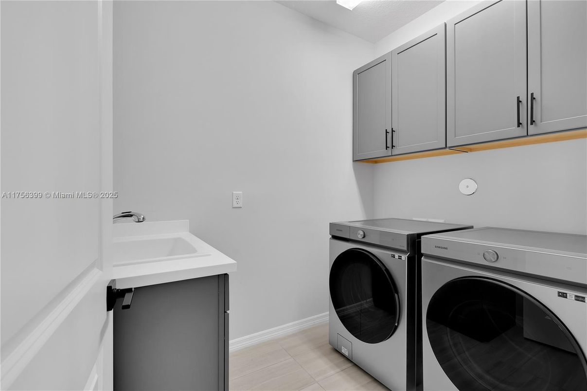 Interior, Washer