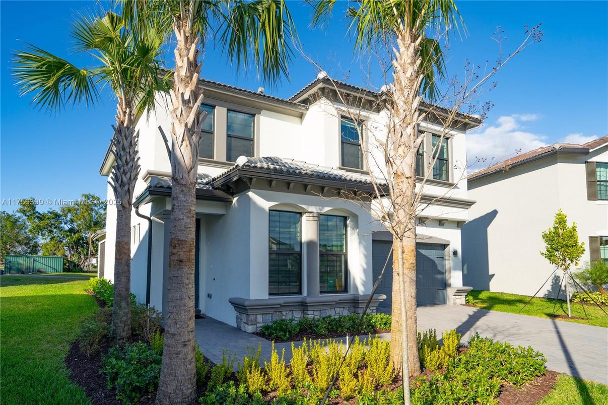 Backyard, Exterior, Facade, Mediterranean