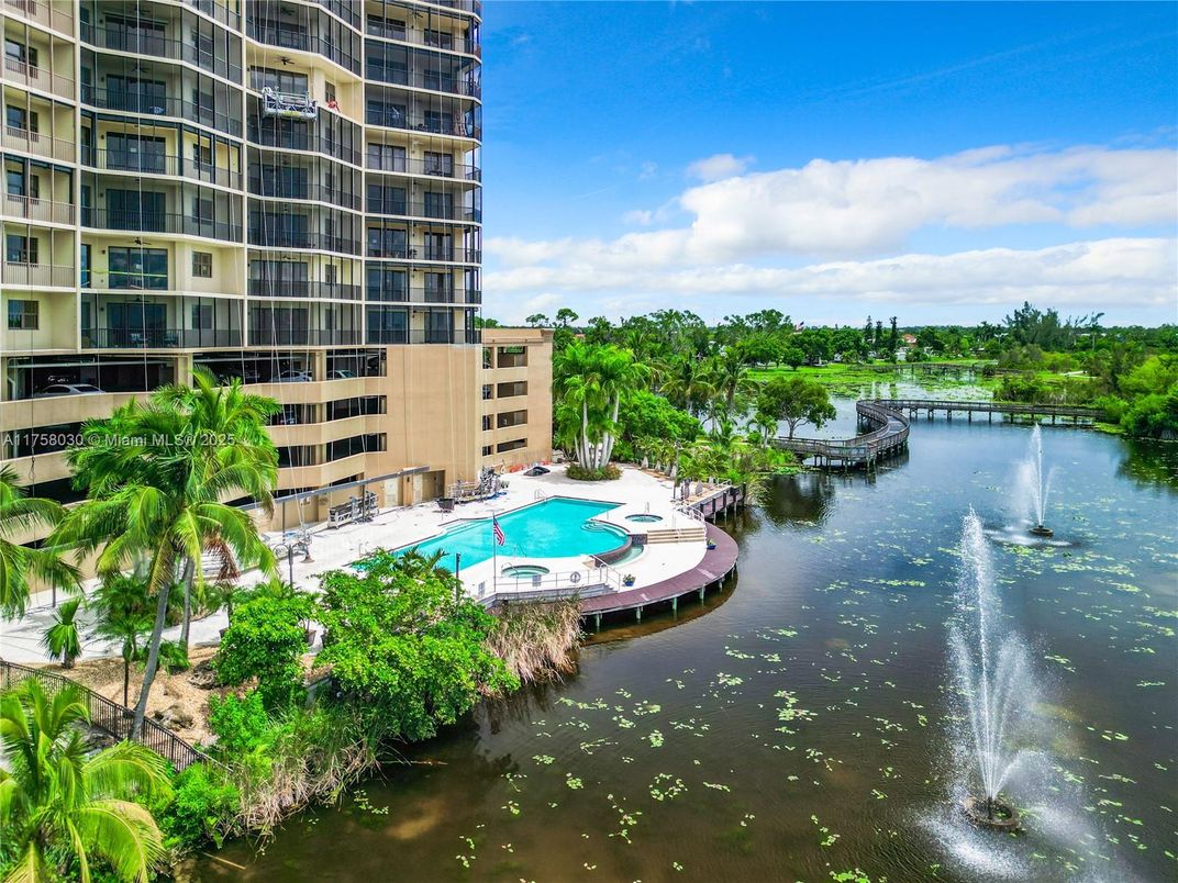Exterior, Lake, Pool