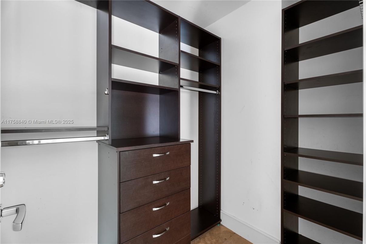 Interior, Walk-in Closets