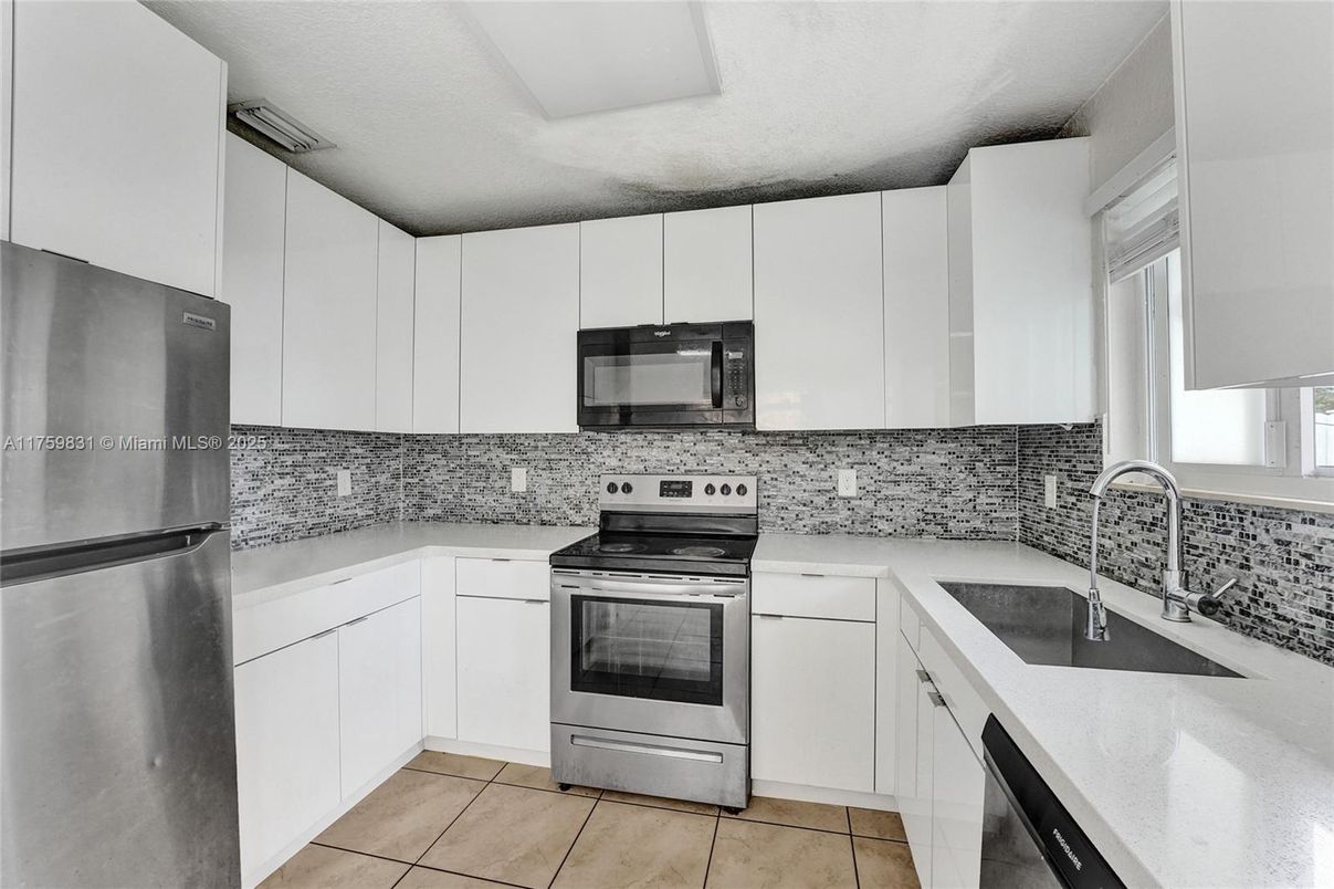 Interior, Kitchen, Stainless Steel Appliances